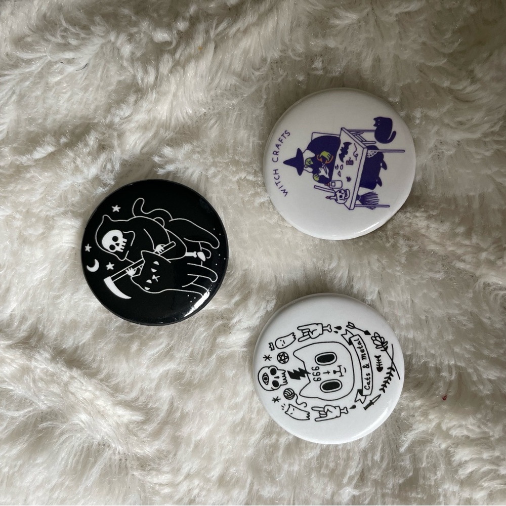 Pins, decorative, backpack accessory, buttons, teen, fall, school, fun